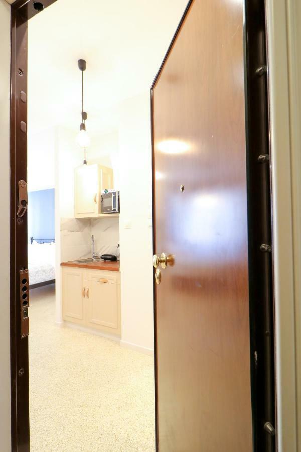 Stylish, Comfy Suite In The Heart Of Athens Exterior photo